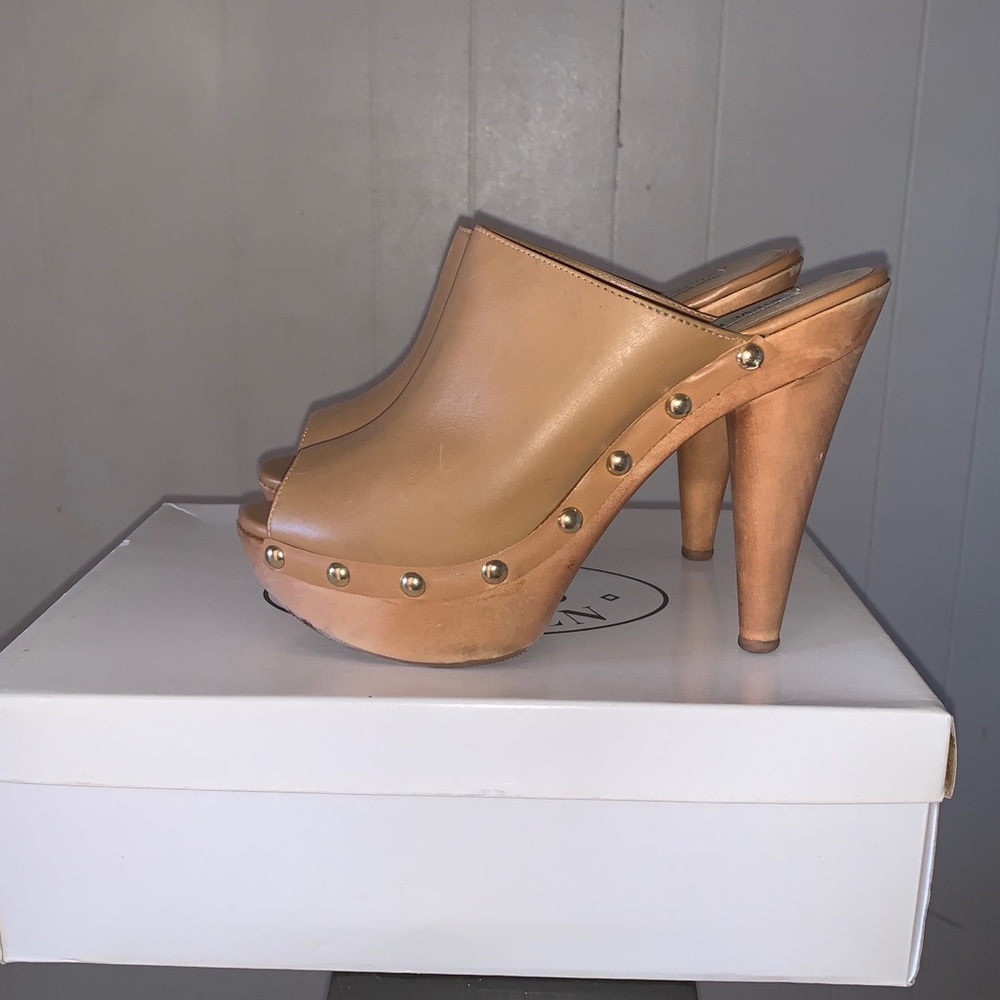 Clogs! - Picture 2 of 3
